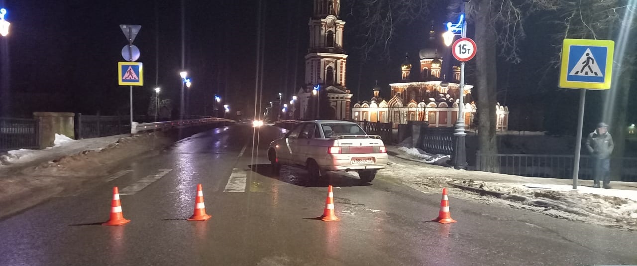 В Старой Руссе пешеход получил травмы..