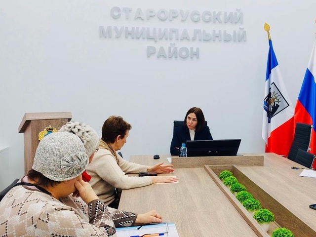 Личный прием жителей провожу ежемесячно..