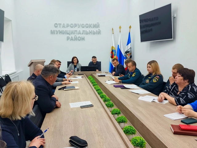 Сегодня Глава муниципального района Елена Комарова провела заседание комиссии по предупреждению и ликвидации чрезвычайных ситуаций и обеспечению пожарной безопасности..
