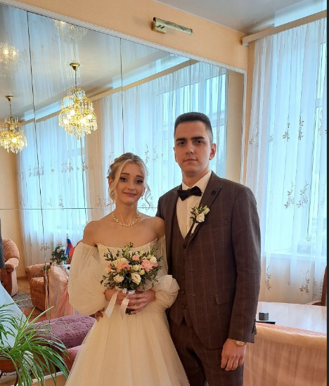 В канун Красной горки, в самый популярный день для заключения браков, для венчания и соединения новых пар перед лицом Бога, в отделе ЗАГС Администрации Старорусского муниципального района Новгородской области зарегистрировали свой брак прекрасные пары:.