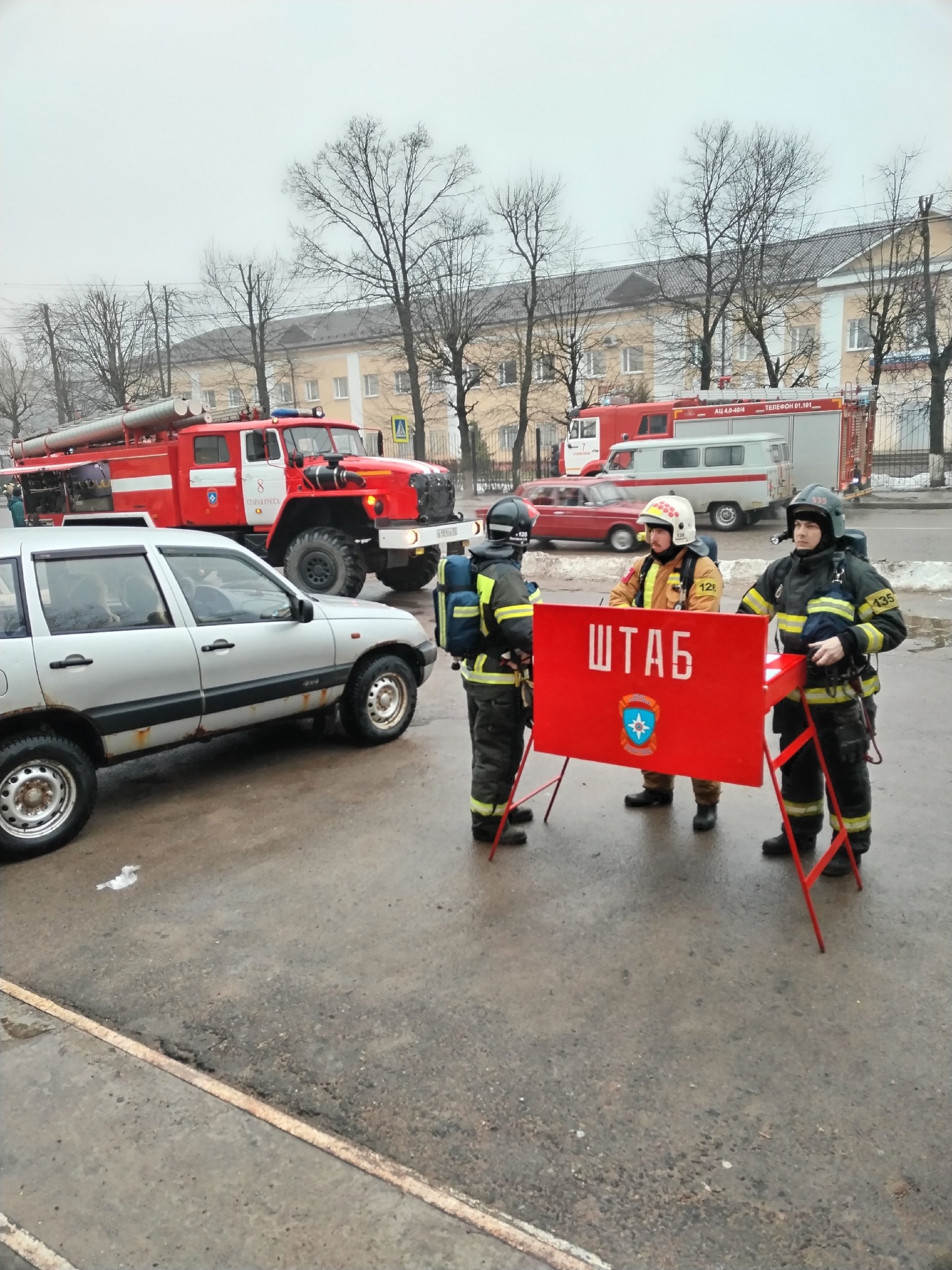 Пожар потушен, избиратели эвакуированы, пострадавший спасён..