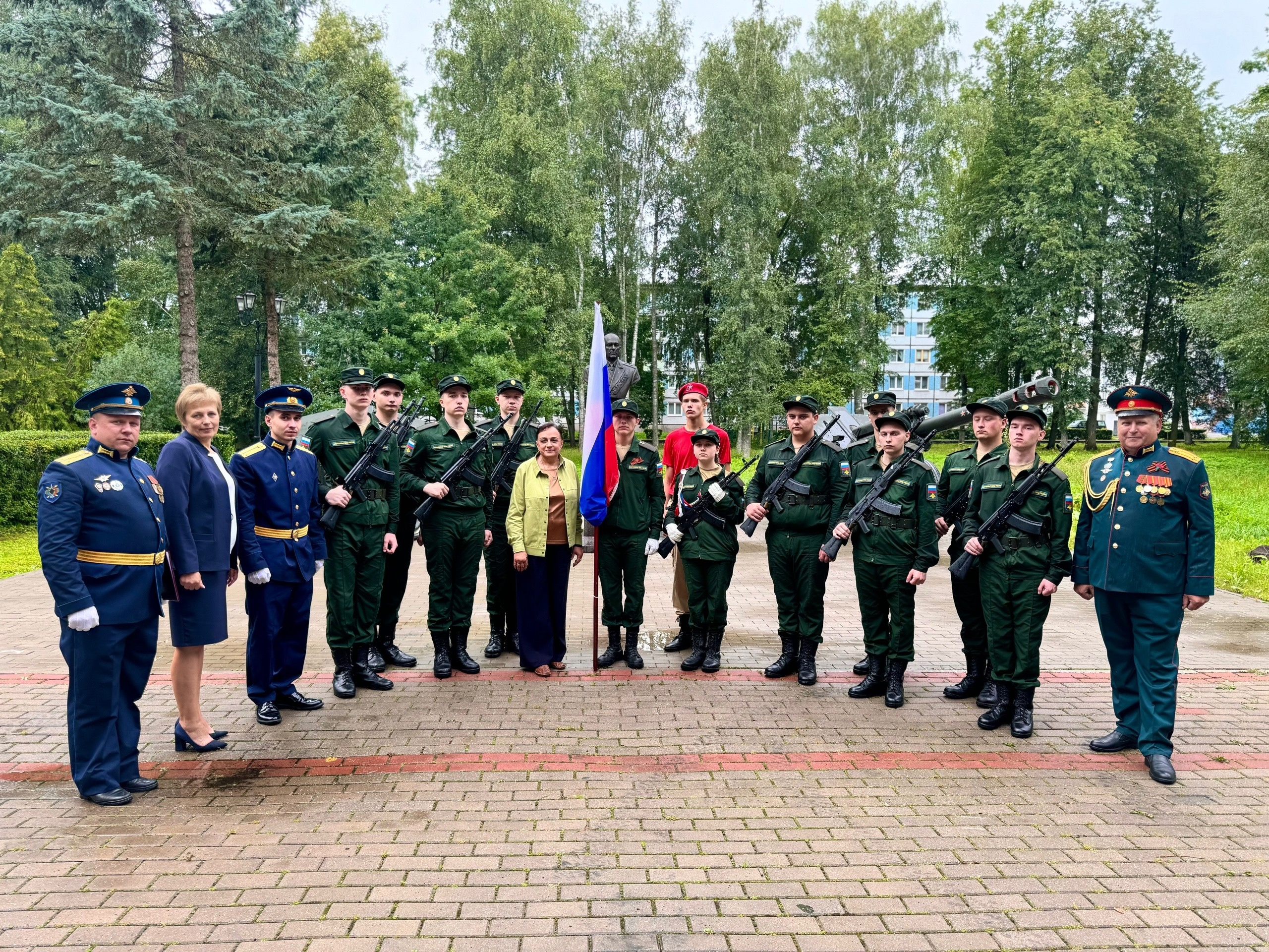 В парке Победы состоялось торжественное мероприятие-принятие Военной присяги..