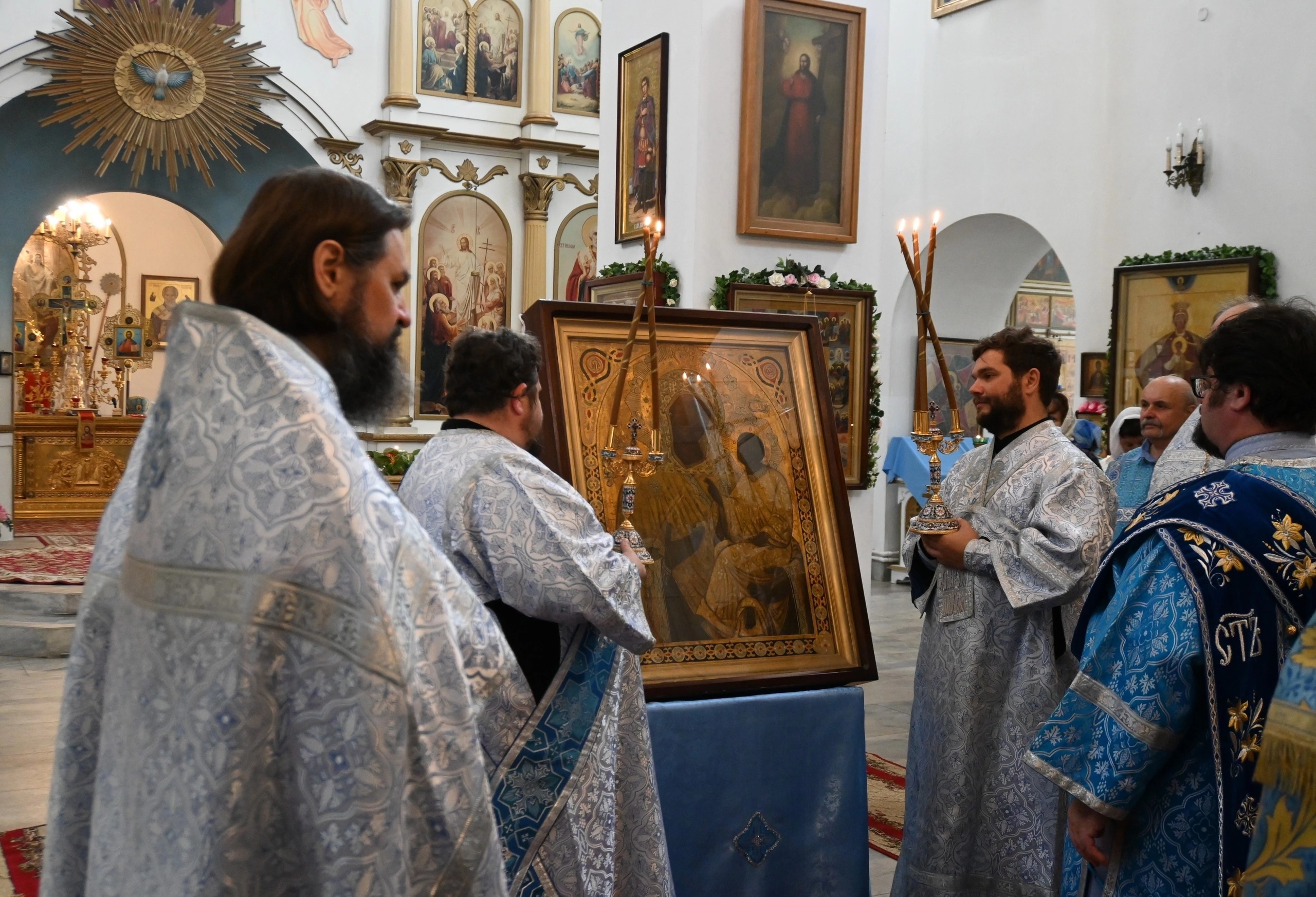 Православные сегодня отмечают большой праздник - День Старорусской иконы Божьей Матери.