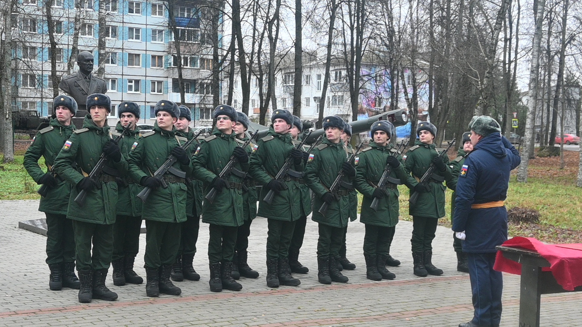 В парке Победы состоялось торжественное мероприятие-принятие Военной присяги..