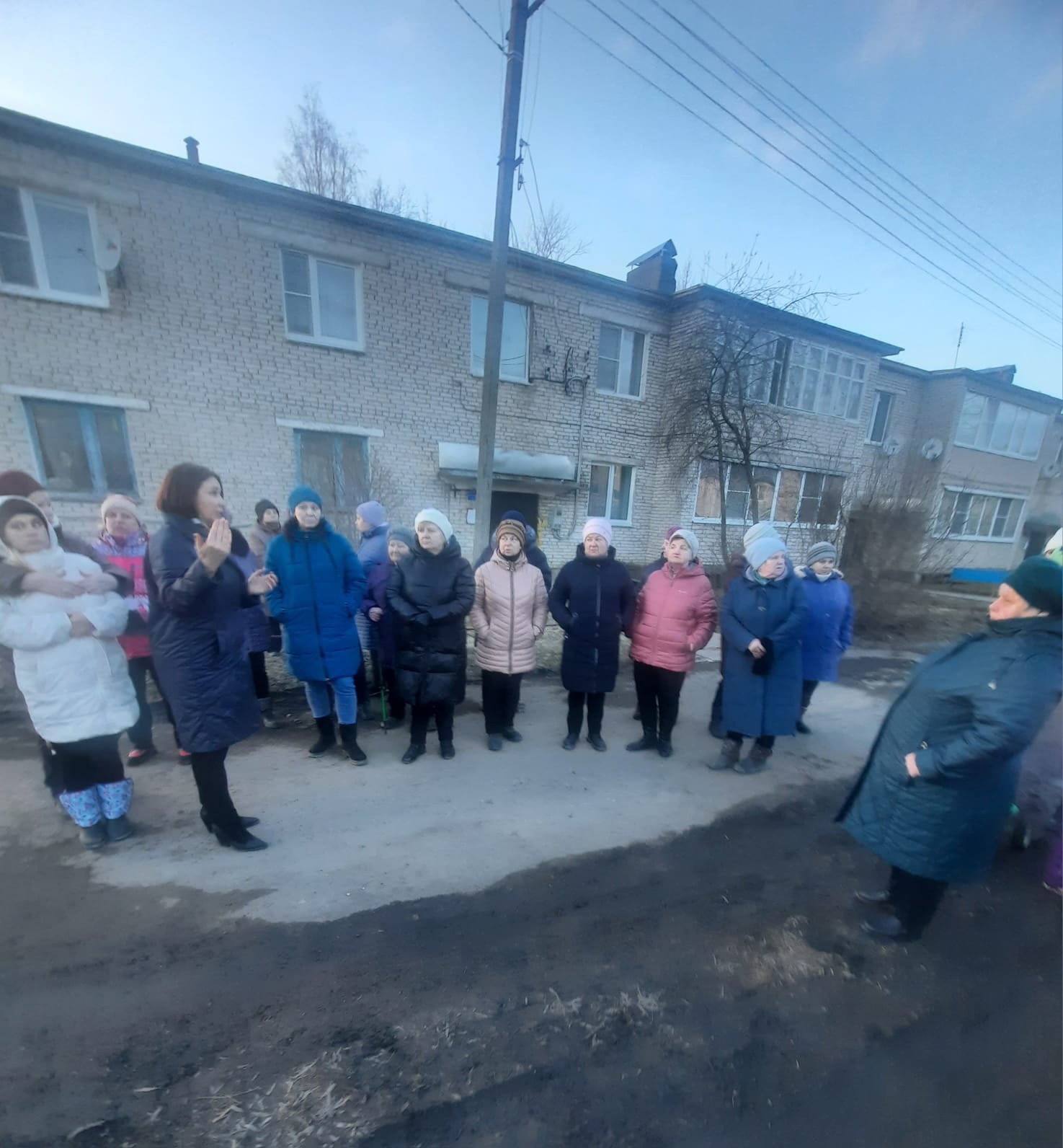 Первые общественные обсуждения по наполнению детской площадки прошли сегодня в д. Дубовицы..