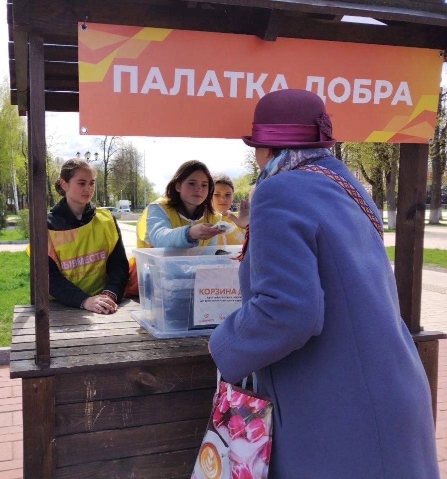 Волонтёры Старорусского района трудятся без выходных..