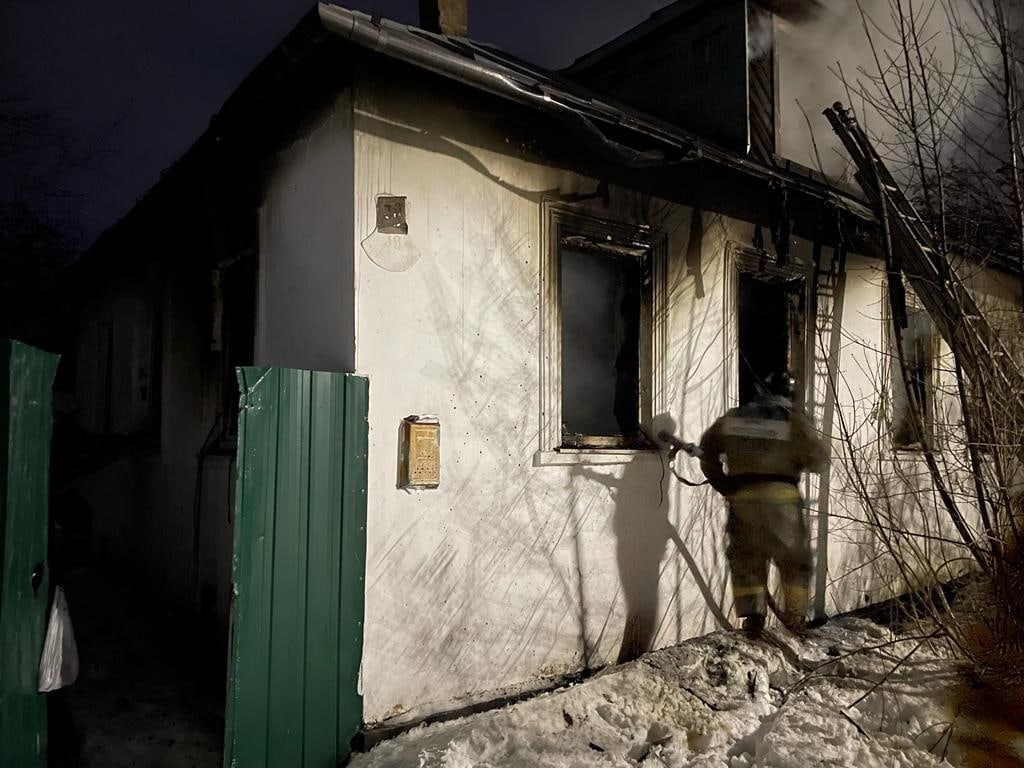 В понедельник на малом аппаратном совещании заместитель начальника 3 ПСО ФПС ГПС ГУ МЧС России по Новгородской области Денис Нестеренко доложил, что на 24 июля текущего года на территории Старорусского муниципального района зарегистрирован 121 пожар.