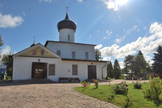 Церкви Георгия и Благовещения.