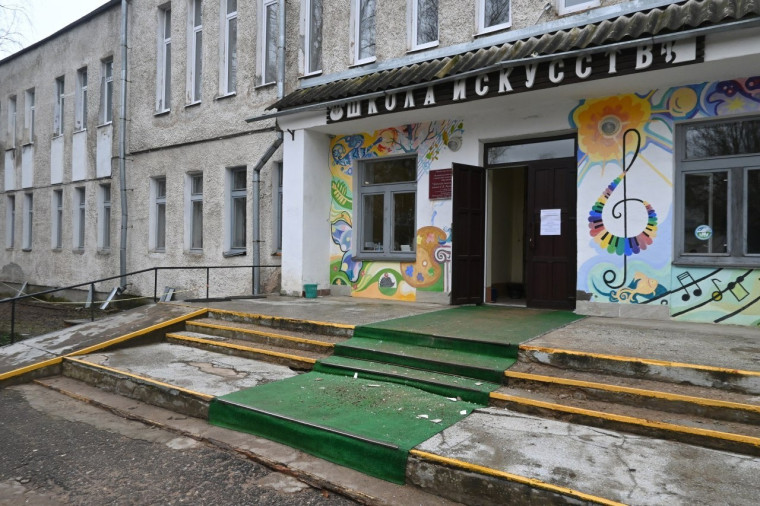 В здании с полувековой историей начался капитальный ремонт.. В здании с полувековой историей начался капитальный ремонт..