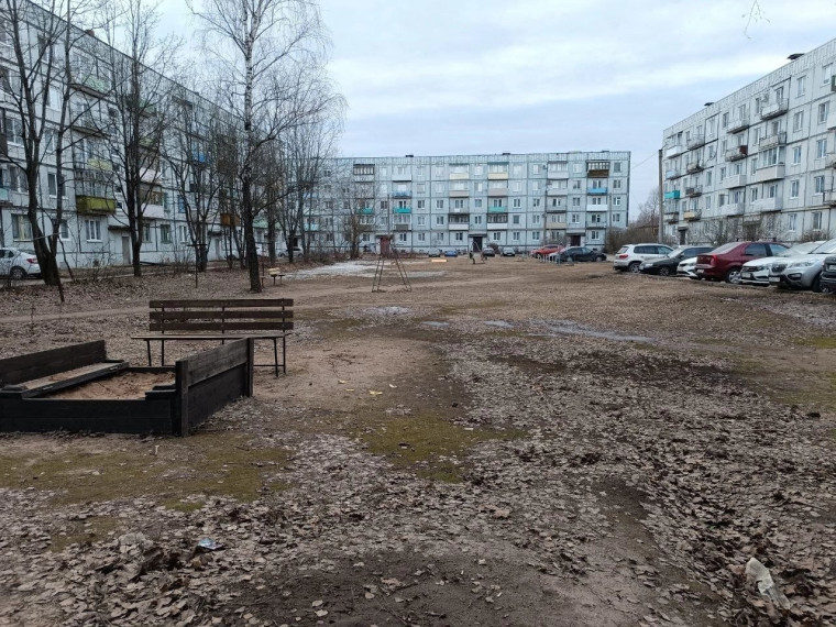 Вчера жители микрорайона Городок вместе с главой района Еленой Комаровой обсудили наполнение детской площадки, которая будет благоустроена во дворе 16 дома в рамках реализации пилотного проекта по повышению рождаемости.. Вчера жители микрорайона Городок вместе с главой района Еленой Комаровой обсудили наполнение детской площадки, которая будет благоустроена во дворе 16 дома в рамках реализации пилотного проекта по повышению рождаемости..