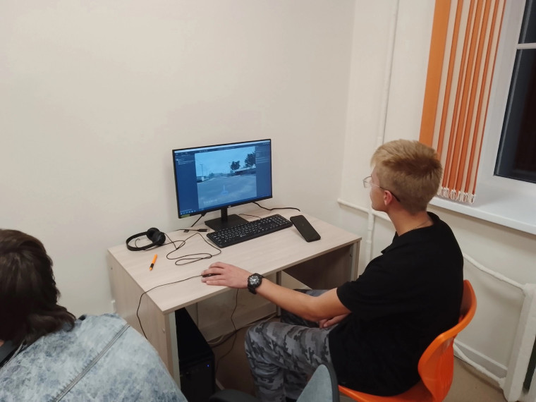 В ЦЦОД «IT-КУБ. Старая Русса» уже целый месяц проходят занятия по разработке виртуальной и дополненной реальности!. В ЦЦОД «IT-КУБ. Старая Русса» уже целый месяц проходят занятия по разработке виртуальной и дополненной реальности!.