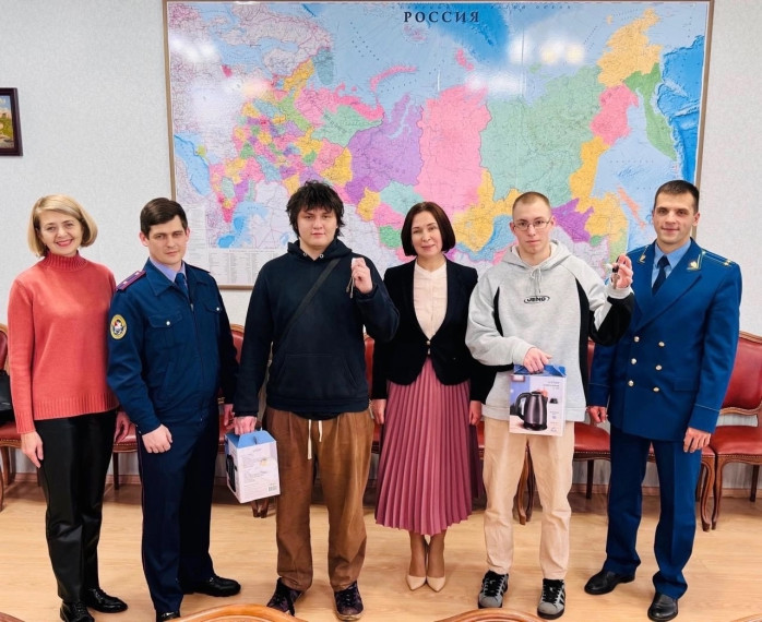 В Администрации муниципального района состоялась торжественная церемония вручения ключей.. В Администрации муниципального района состоялась торжественная церемония вручения ключей..