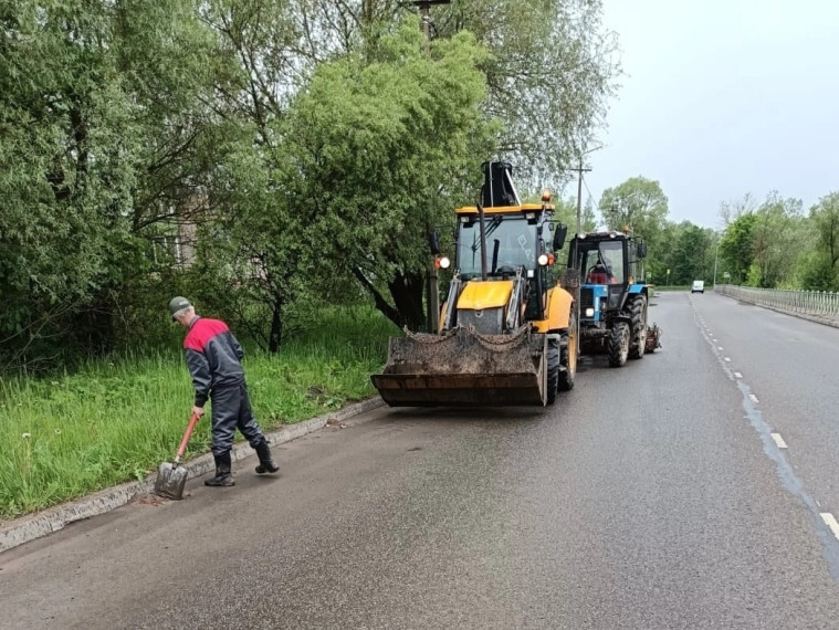 Продолжаем летний режим уборки города Старая Русса.. Продолжаем летний режим уборки города Старая Русса..